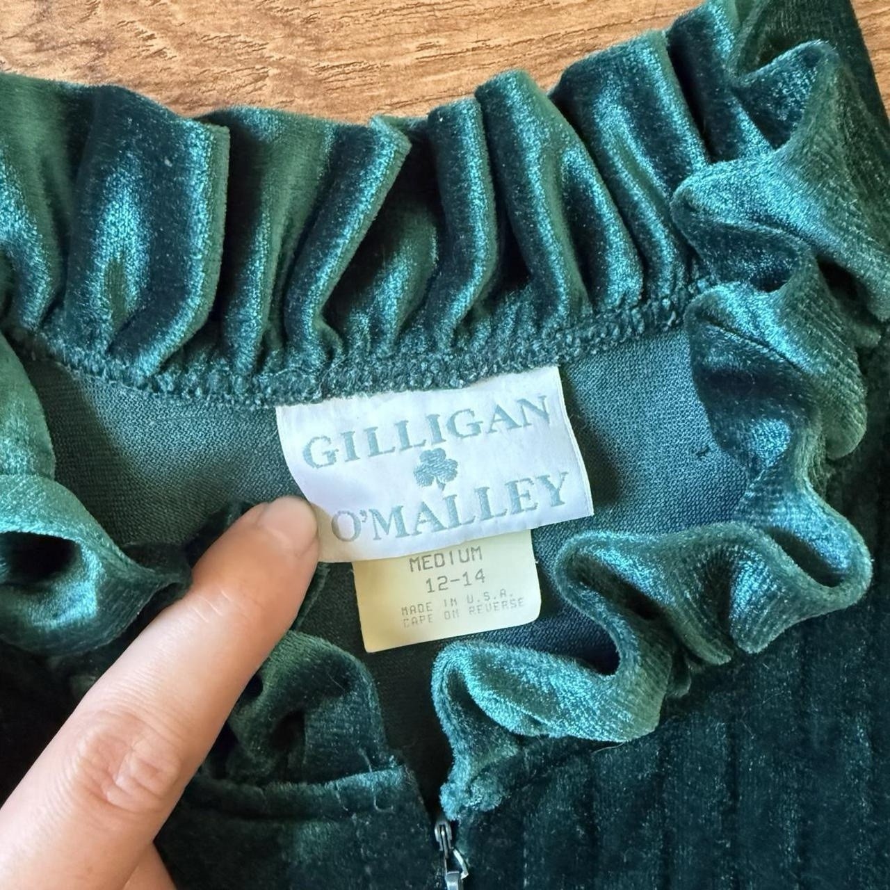 Gilligan & O’Malley Green Velvet Vintage Nightgown Medium 12-14 Ruffle Collar