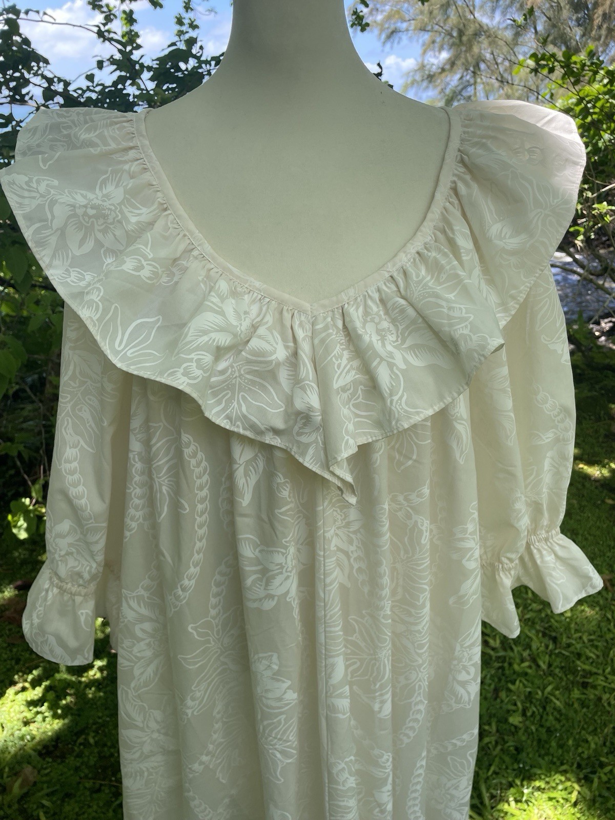 Vintage Liberty House Almost Paradis Cream/Ivory V-Neck Dress Muu Muu Size M