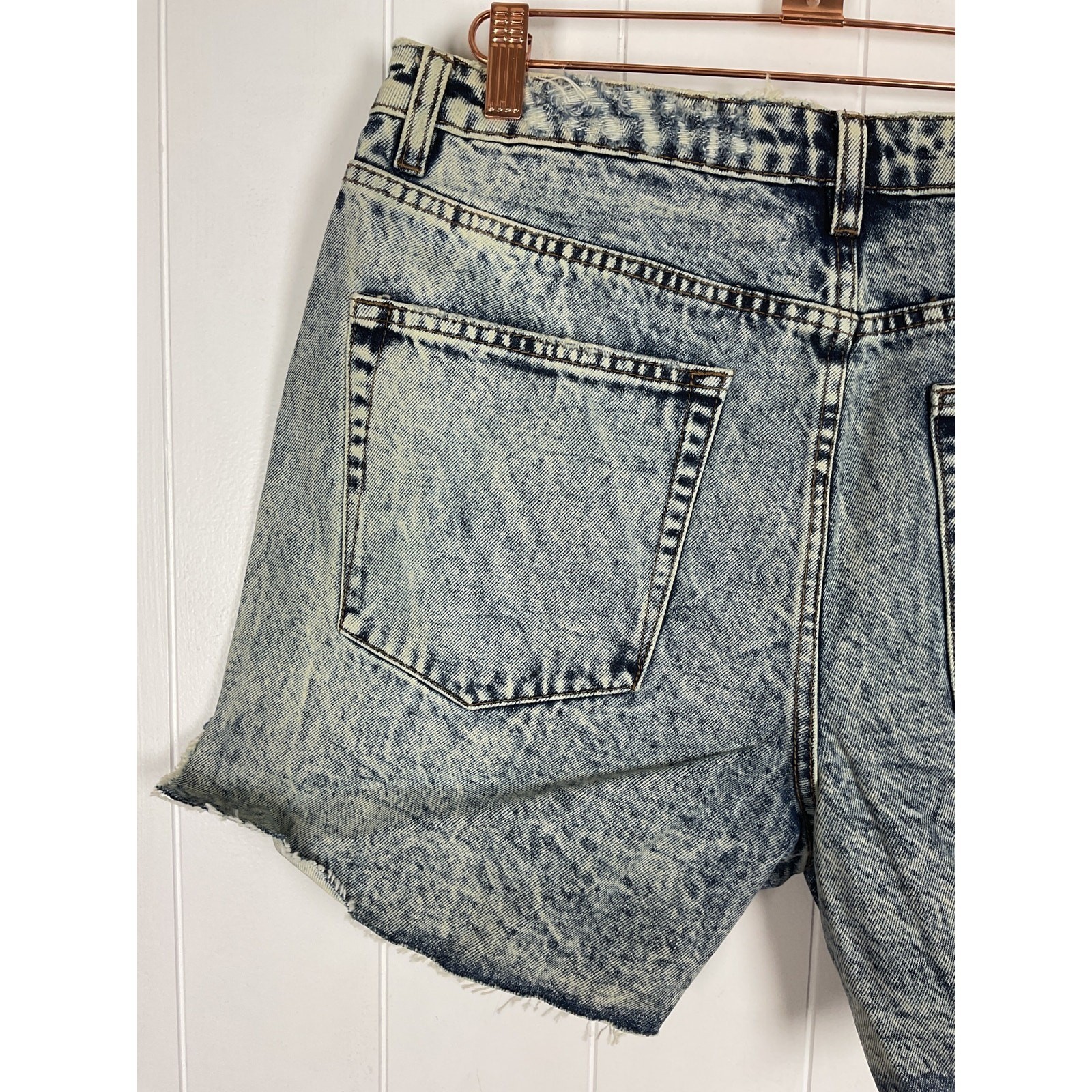 One Teaspoon Legend High Waisted Mom Denim Washed Shorts Size 31 NWT