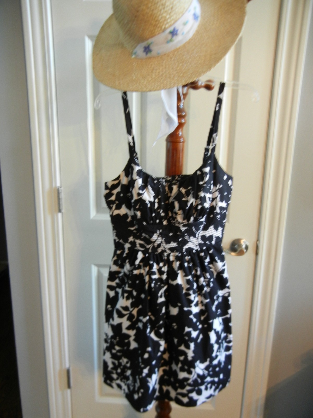 BSmart Sundress Women’s vintage 1990s spaghetti straps, black and white Size 10