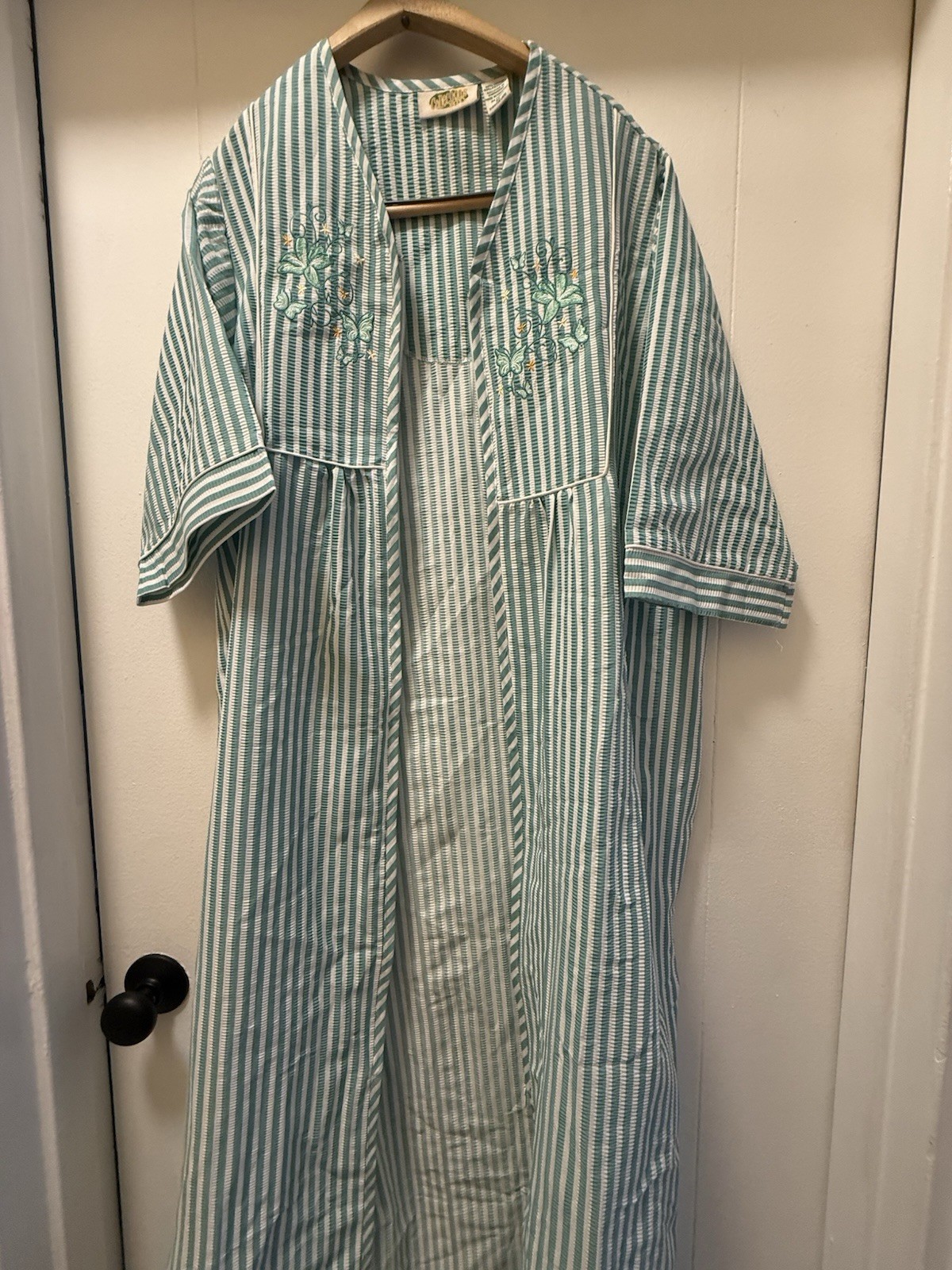 Vtg Collections Etc. Floral Embroidered Striped Zip Up Long Duster Robe Moo Moo