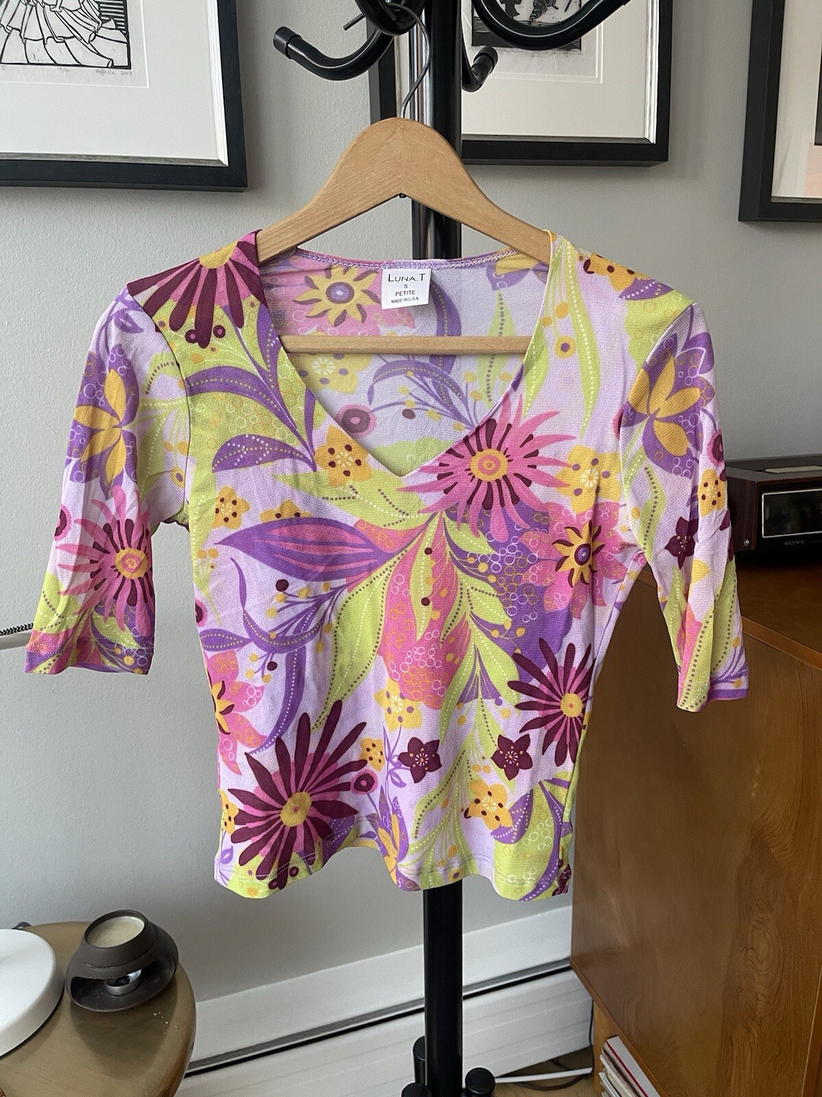 Vintage 90s Sheer Mesh Half Sleeve V-Neck Floral Top Women’s S