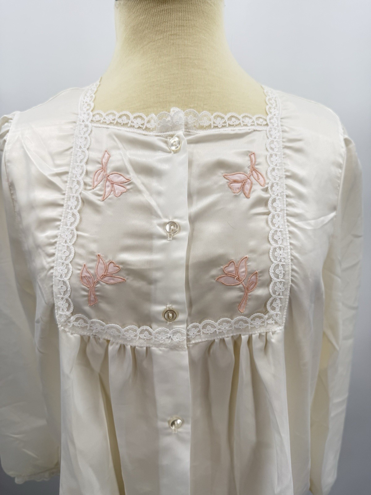Vintage Barbizon Lounge Wear White Bed Jacket Medium Satin Floral Embroidered