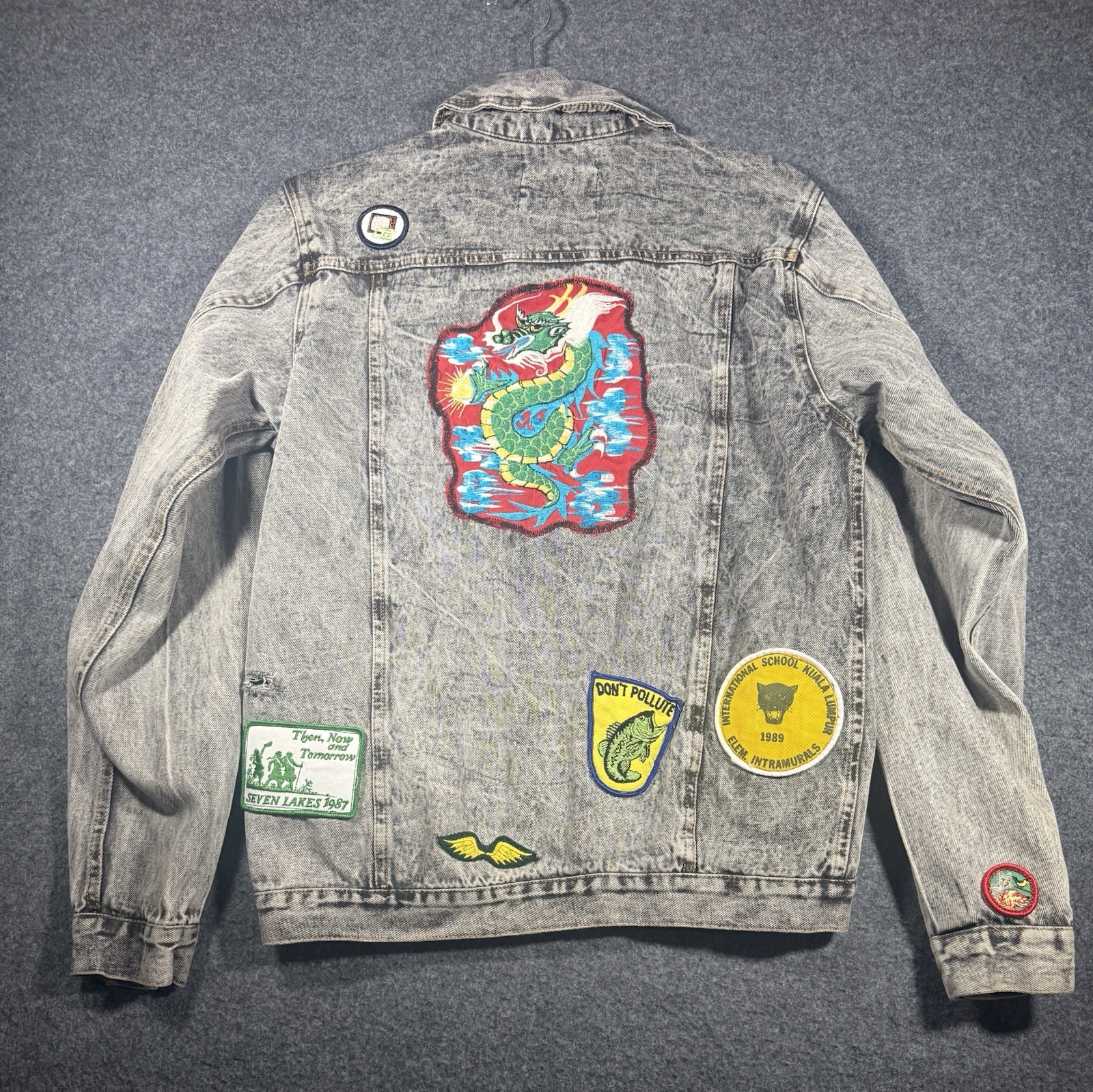 Vintage Canyon River Blues Acid Wash Denim Jacket with Multi-Theme Patches XL