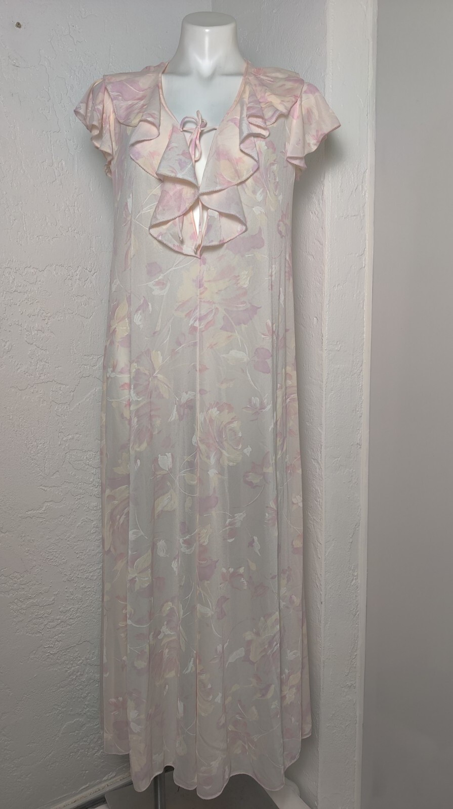 Vintage Miss Elaine Gold Label Sheer Floral Nylon Peignoir Gown Small Union EVC
