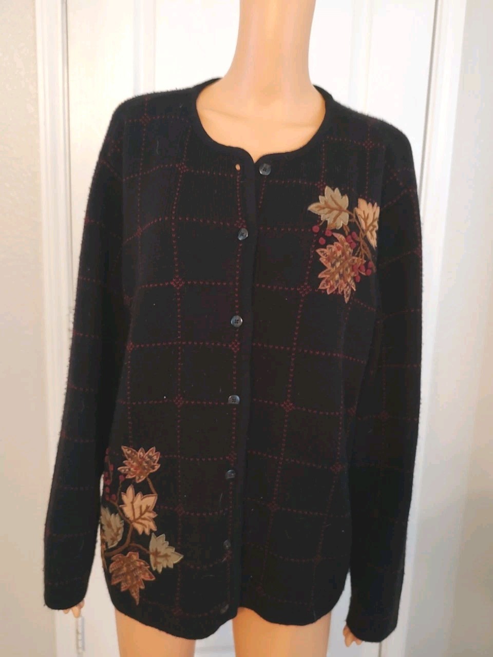 Vintage Black Cottagecore Cardigan Embroidered Fall Leaf Size 20/22W -P20