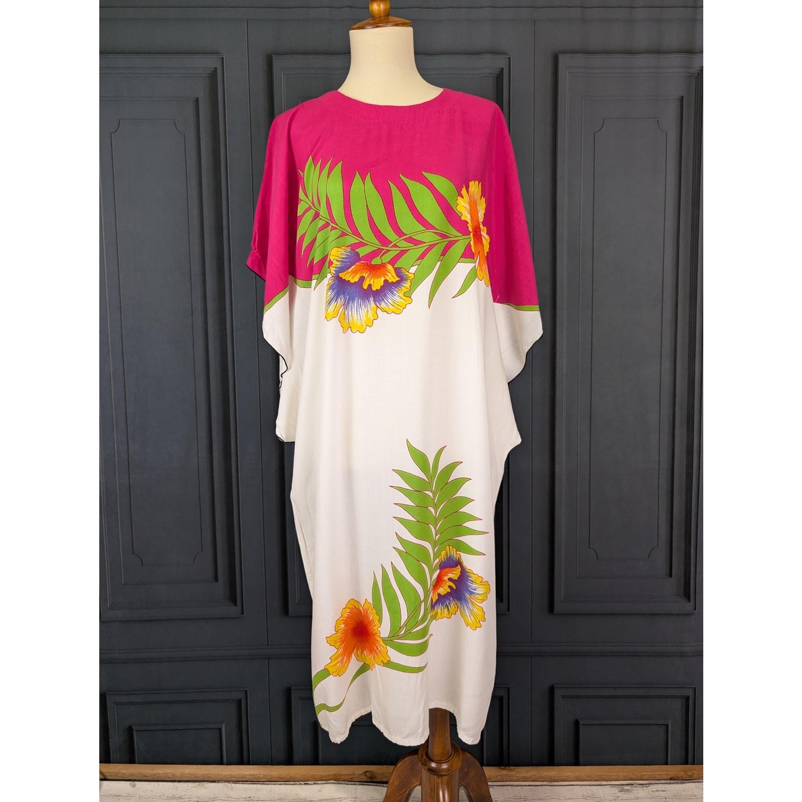 Vtg Indonesian Batik Caftan Pink Floral Flower Print Hippie Maxi Dress Muumuu
