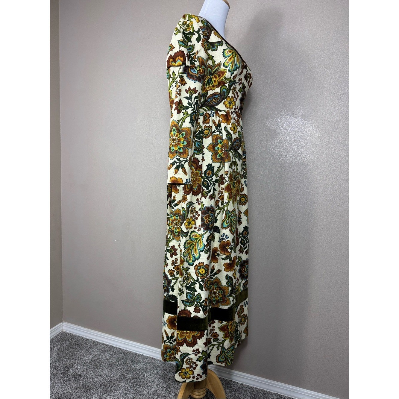 California Charmer 60’s Regency Tapestry Fabric Prairie Dress