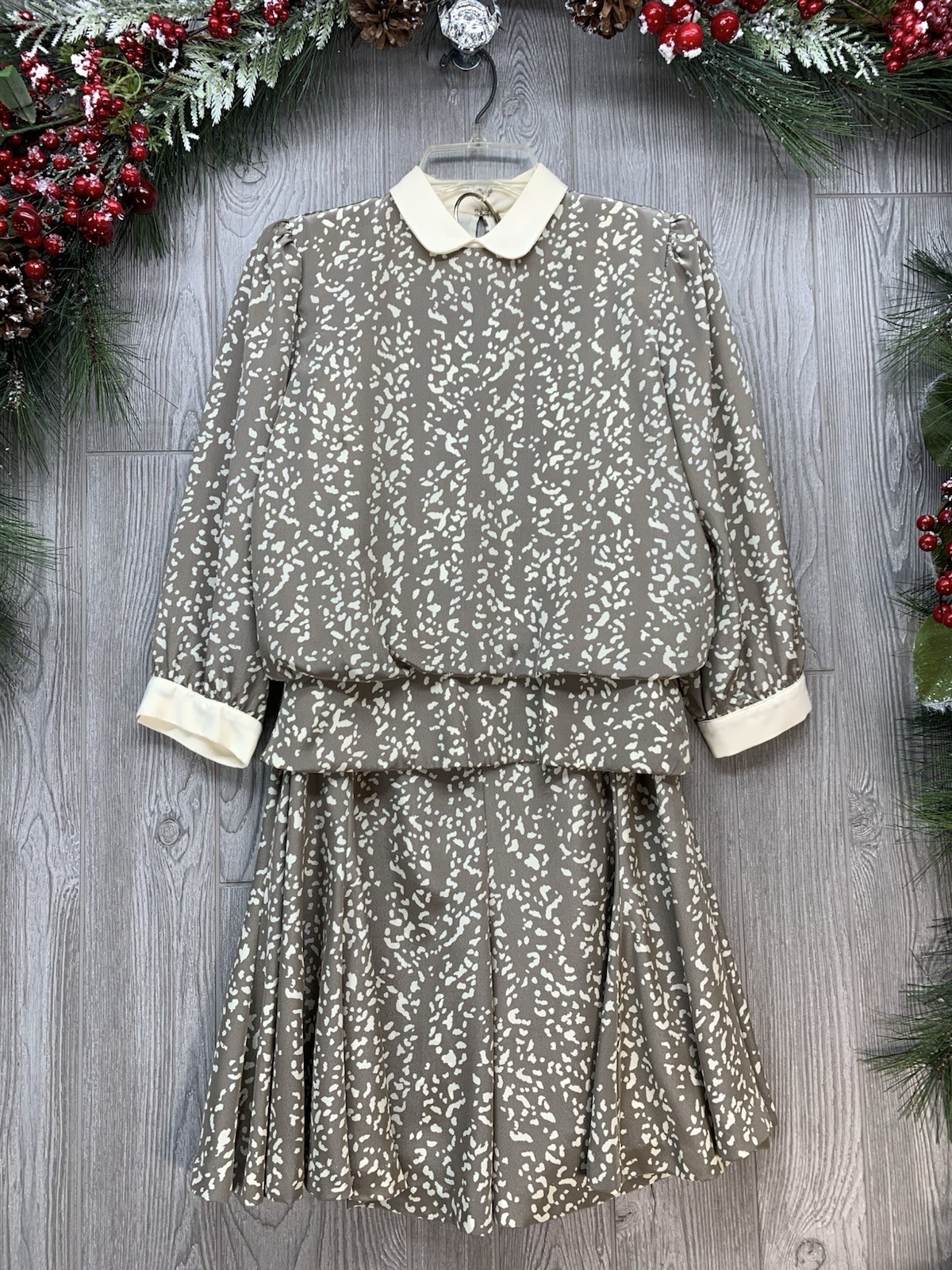 Vintage Dress Suit 2 Piece Blouse Skirt Set Liz Petite Inc Taupe 70s Size 6