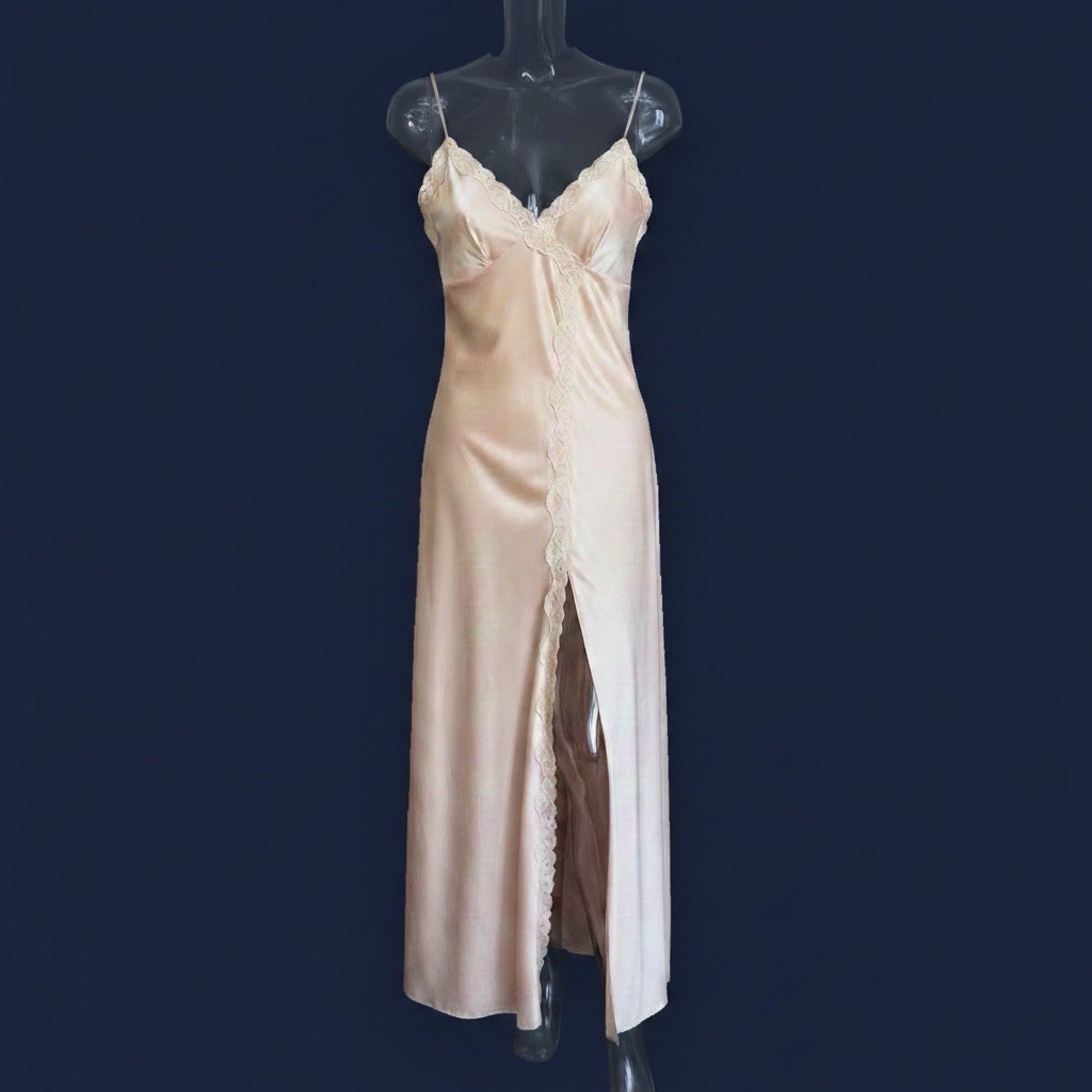 Vintage Lady Cameo Long Lingerie Gown High Slit Ivory Nylon Sz Medium