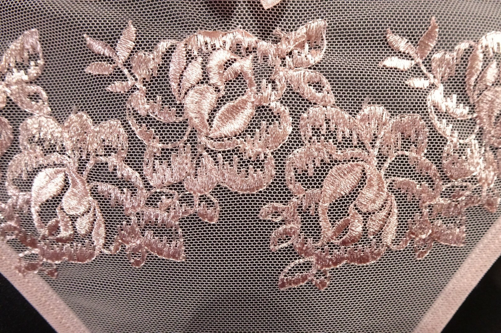 Vintage „Smart & Sexy” Dusty Rose Embroidered Nylon & Spandex Panties / Size 8