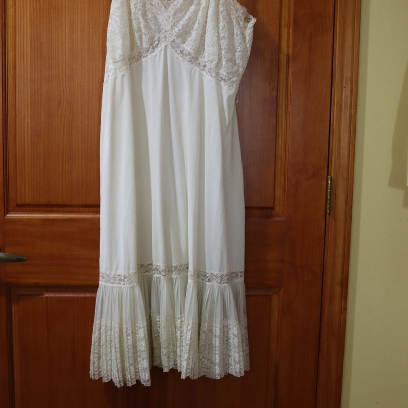 Van Raalte Vintage 1955 Off White Lace Pleated Slip Dress Large Nylon