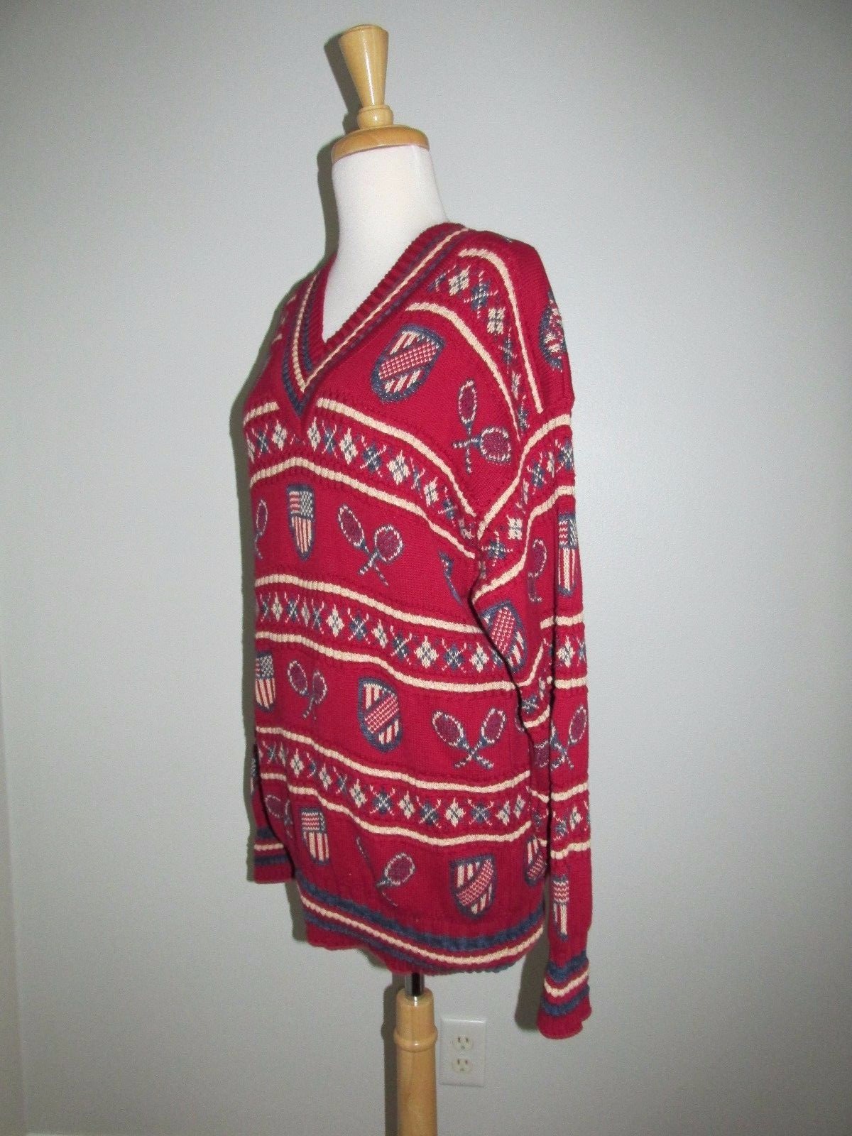 Vtg Tricots St Raphael Country Shop Size M Tennis Racquets Crest V-Neck Sweater