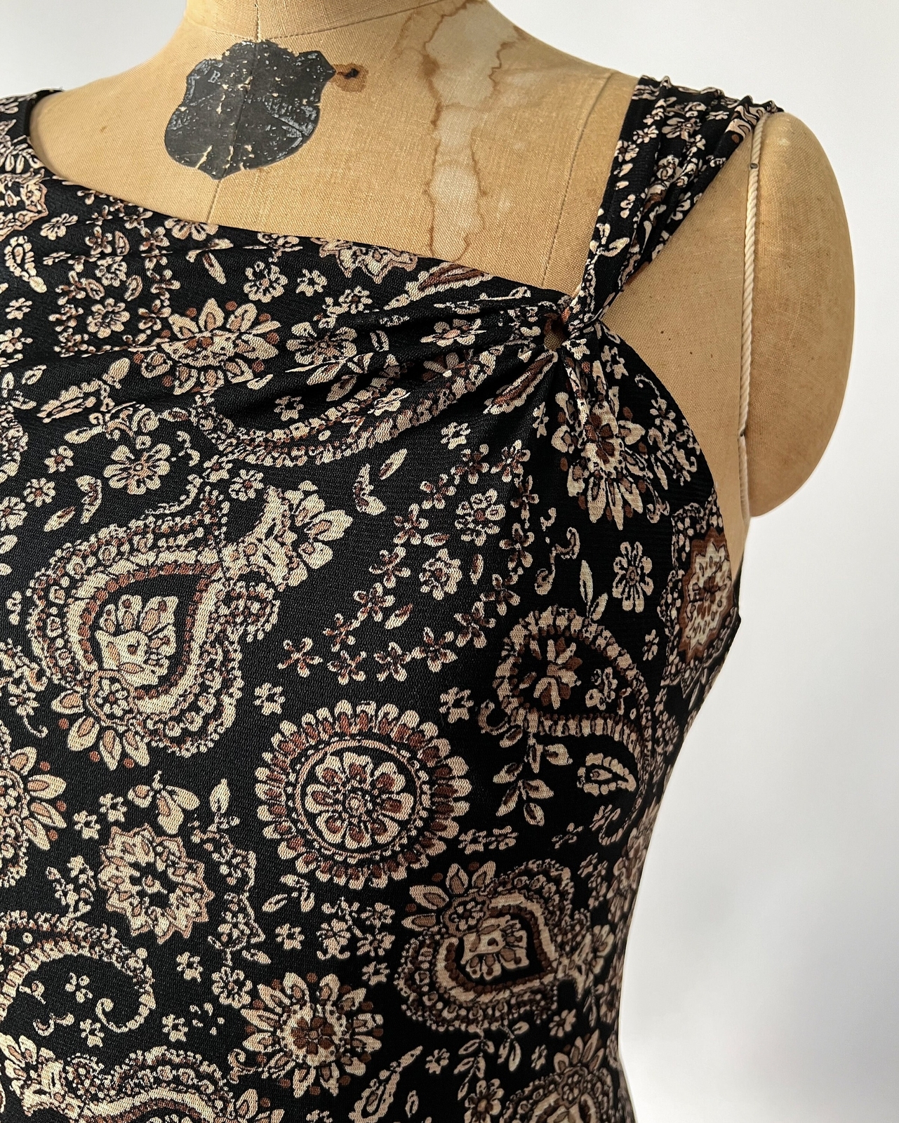 1990s Vintage Black Tan Paisley Print Mesh Sleeveless Keyhole Neck Slip Dress M