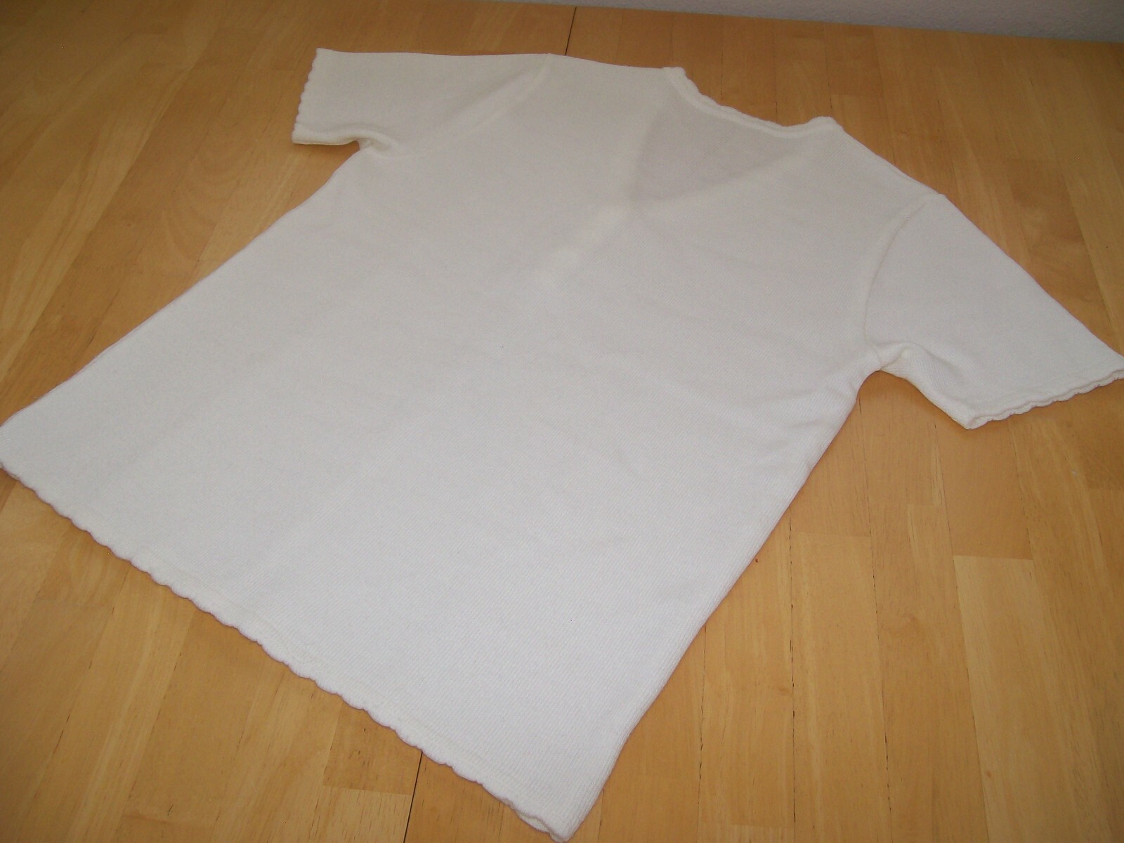 True Vintage 1980’s Ivory Button Collar Lightweight Knit Sweater Small VTG