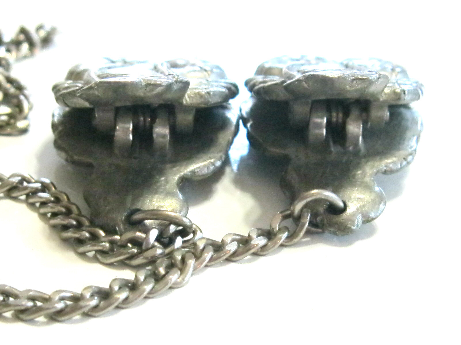 NEAT VINTAGE SWEATER GUARD CLIP WITH LOBSTER DESIGN – PEWTER MATTE SILVER COLOR