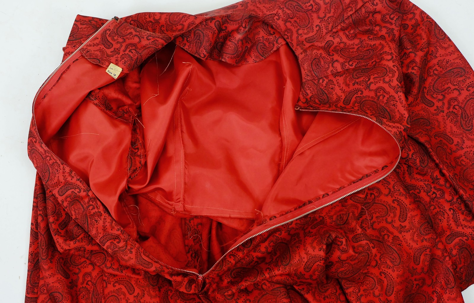 Gorgeous true vintage 1950s dress paisley pattern size 40/42