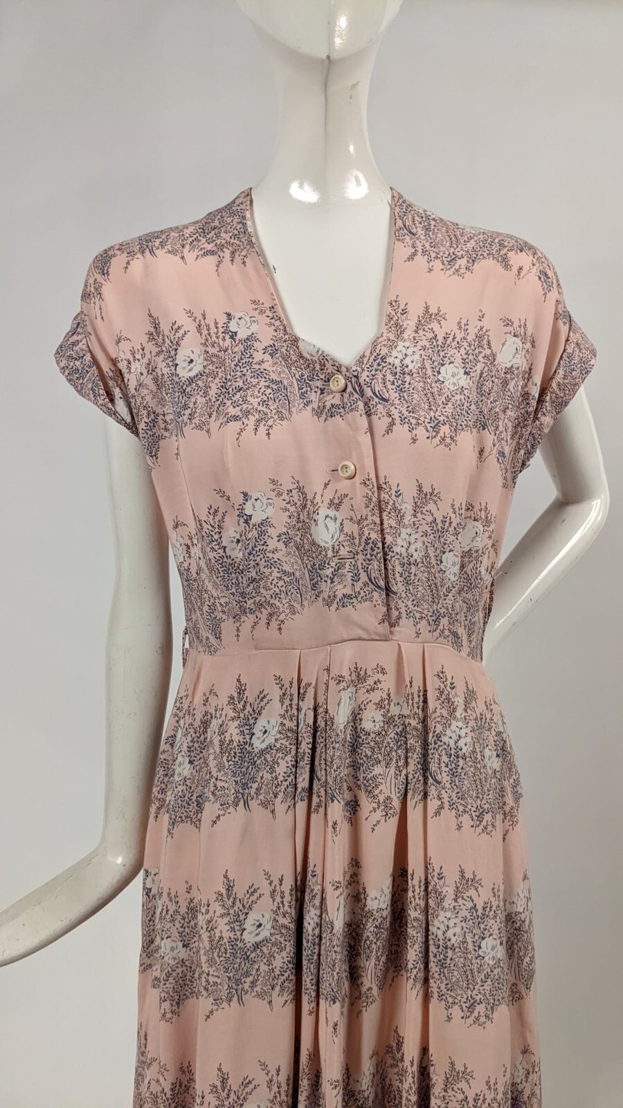 VINTAGE 1940’S STRIPE FLORAL PRINT RAYON DRESS W BUTTON FRONT