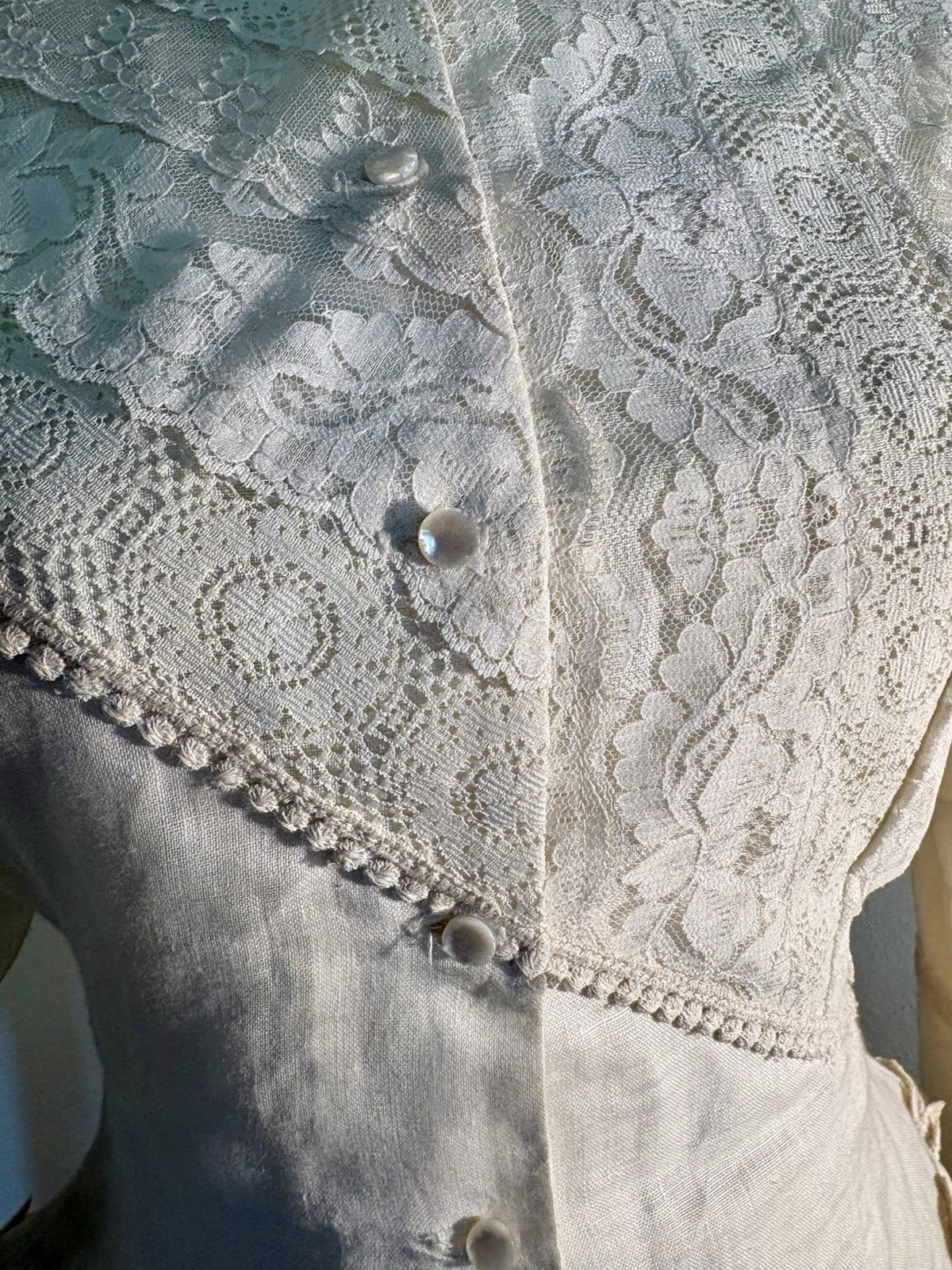 Beautiful Victorian Styled Lorrie Kabala Size 4 100% Imported Irish Linen 2 Pc