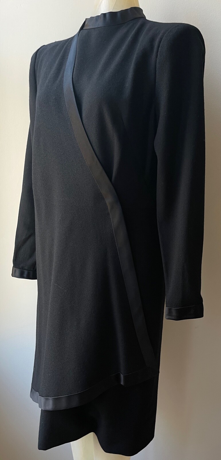 Vintage 1980s Pauline Trigere Black Cocktail Dress Size 10 XX903