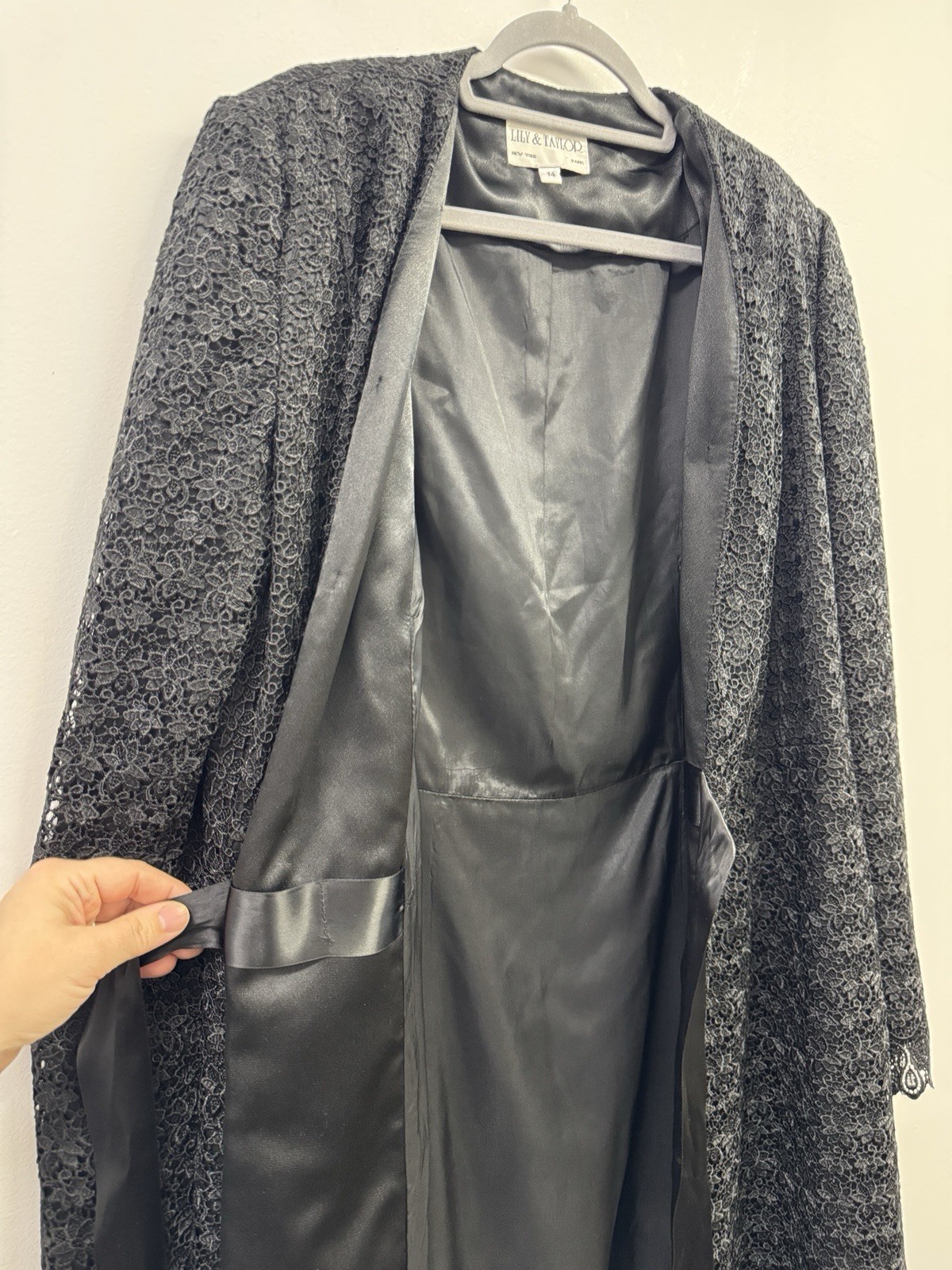 Vtg Lily & Taylor Black Satin Lace Overlay Duster Ribbon Tie Jacket 14