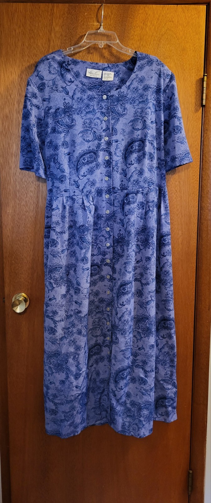 Vintage Kathie Lee Woman 90’s Dress Lavender Below Knee Short Sleeves Sz 22W