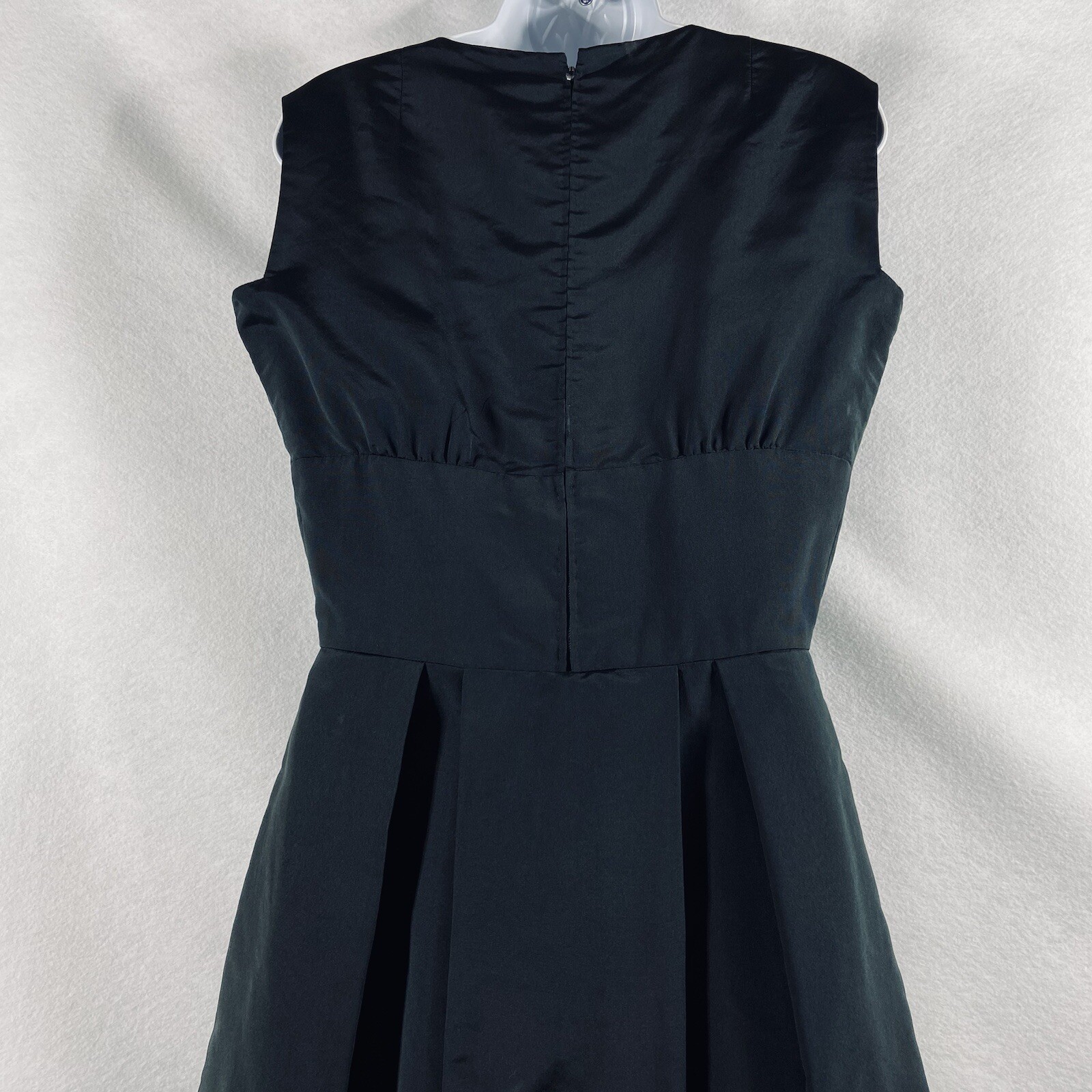 Vintage Pauline Trigere Dress Women’s Medium Black Sleeveless Silk Pleated