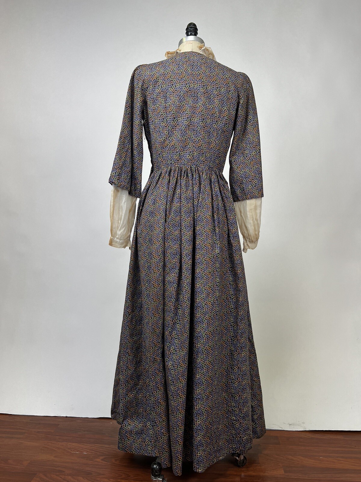 Antique 1930s Cotton Folk Printed Day Dress With False Collar Wounded Bird AS IS