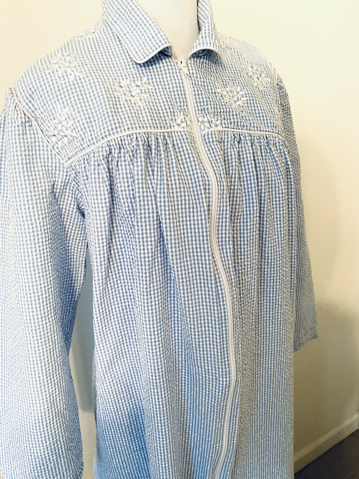Vintage Seersucker Barbizon Nightgown Size L M Blue Floral Embroidery Zip Cotton