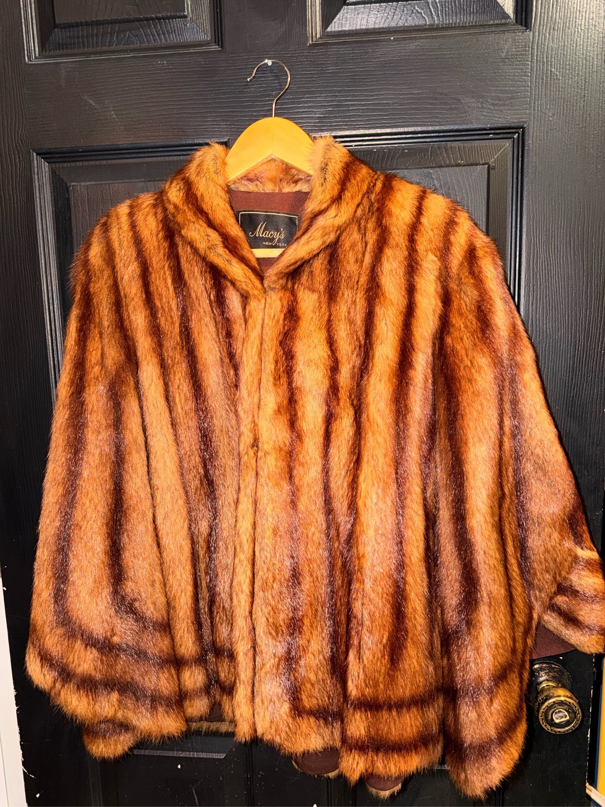 Vintage 1940s- 1950s Macy’s New York Genuine Striped Fur Cape/Coat Women’s Sz M