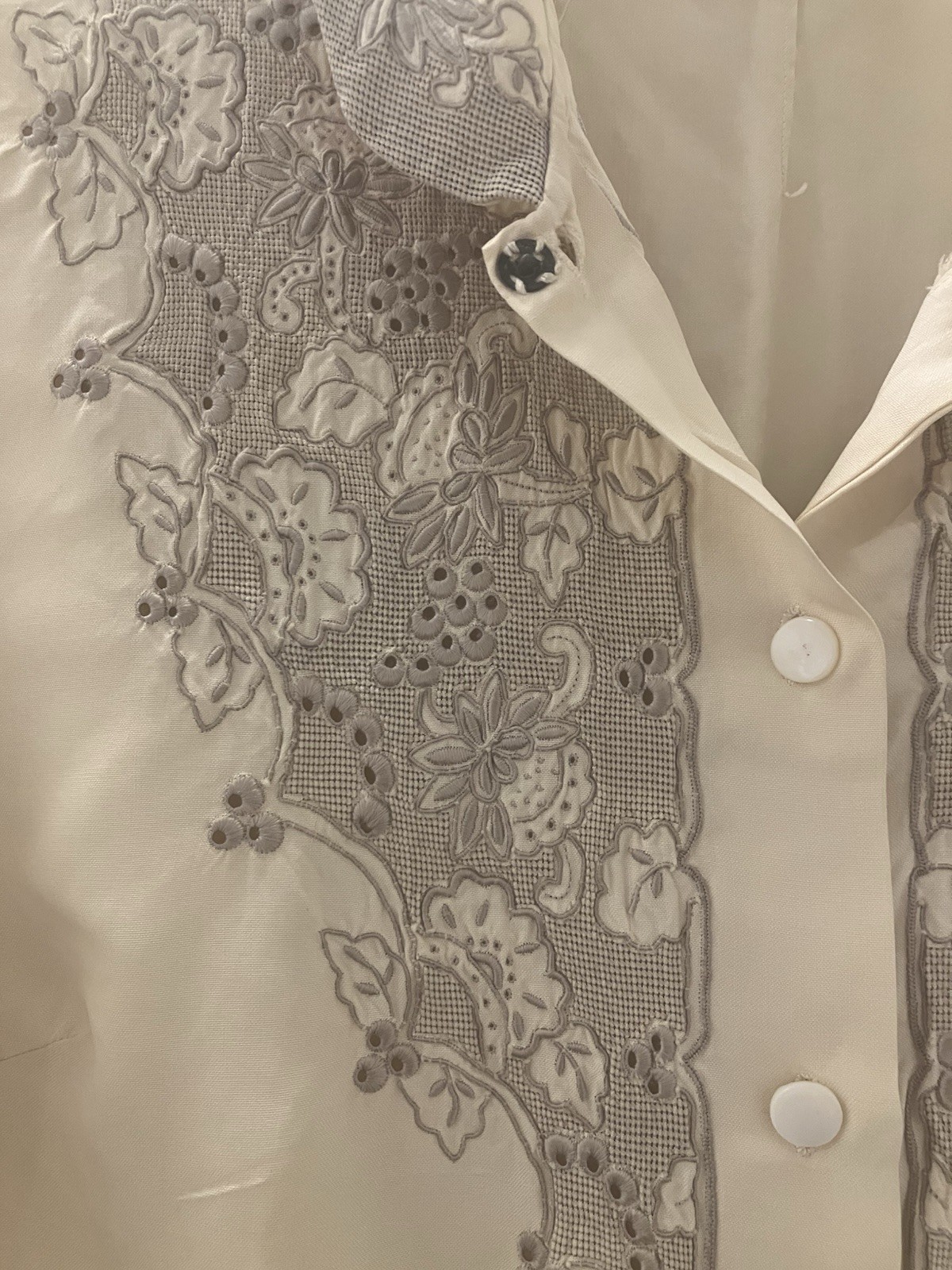 Vintage 40s 50s Ivory Taupe Embroidered Chinese Silk Blouse Top Womens Sz 34 XS