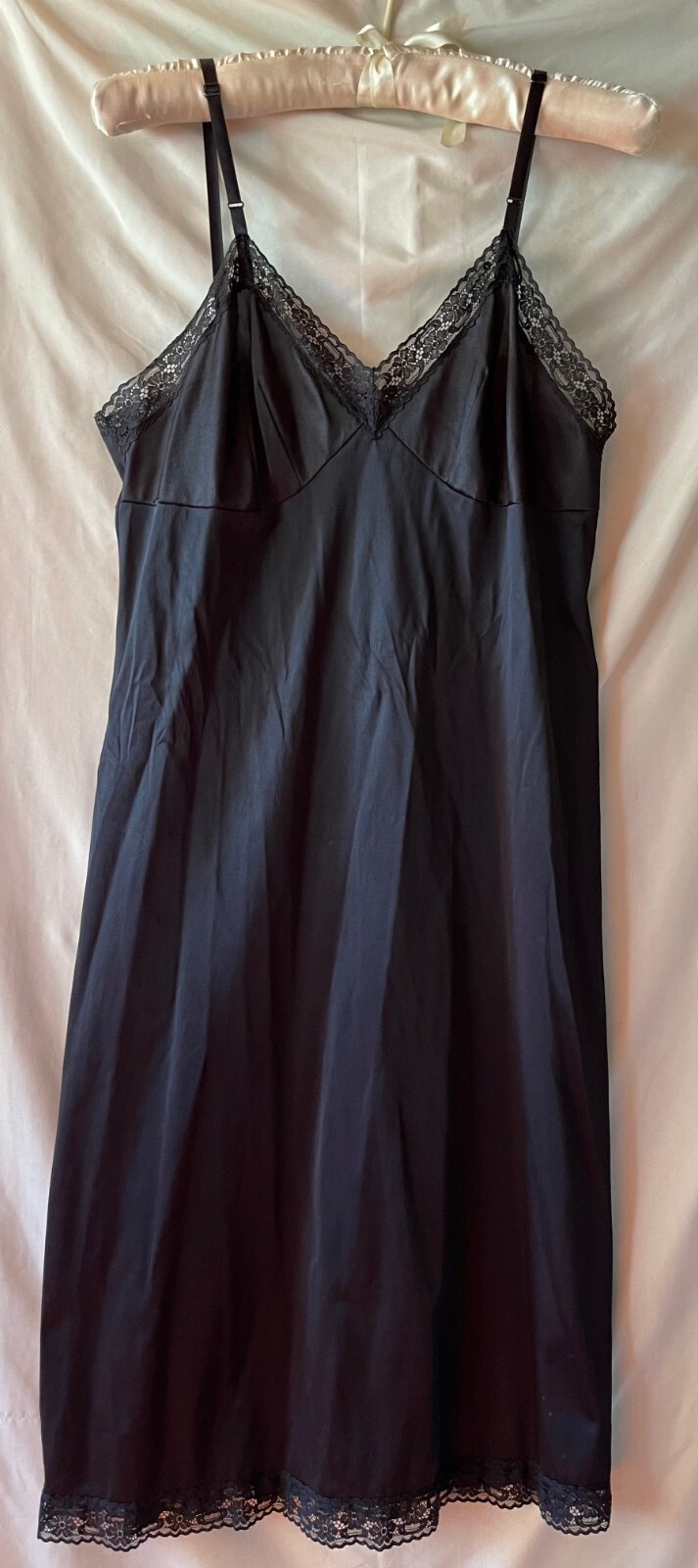 VINTAGE VANITY FAIR BLACK CAMI SLIP DRESS, SIZE 38, Adjustable straps, EUC