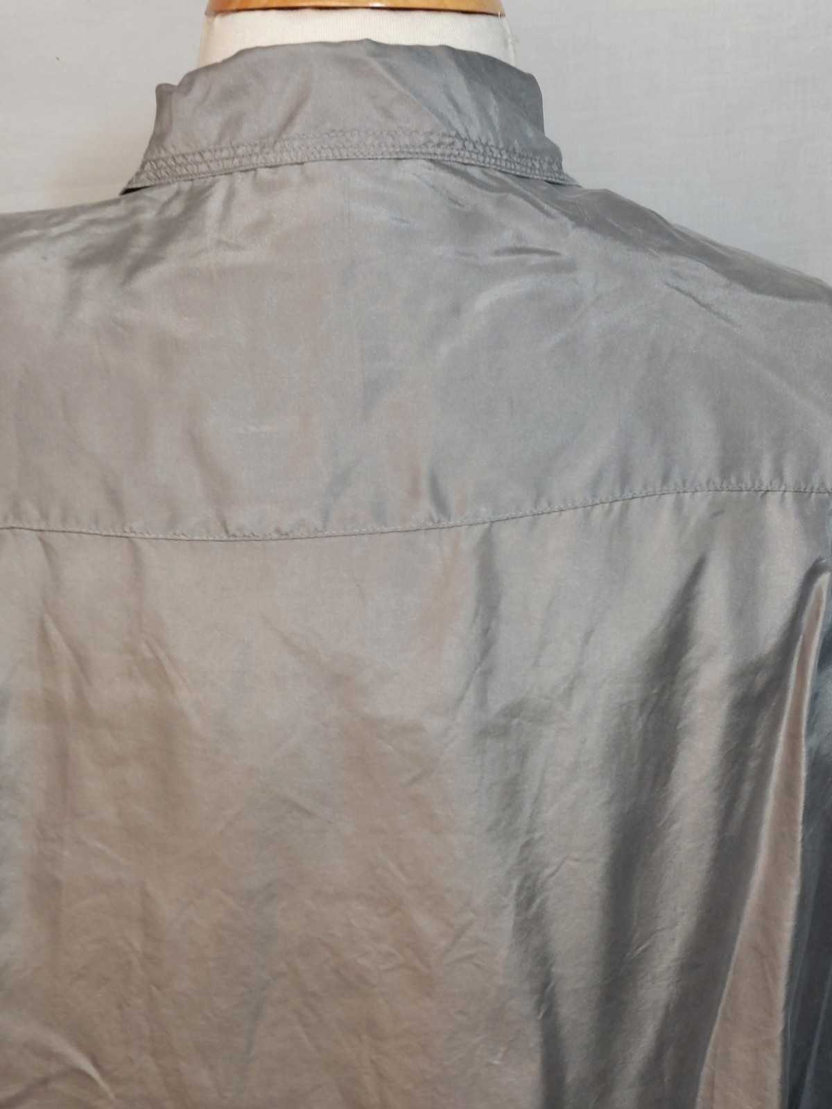 100% Silk Shirt Top Womens S (Fits M) Gray Frog Closure Asian Minimalist Y2K