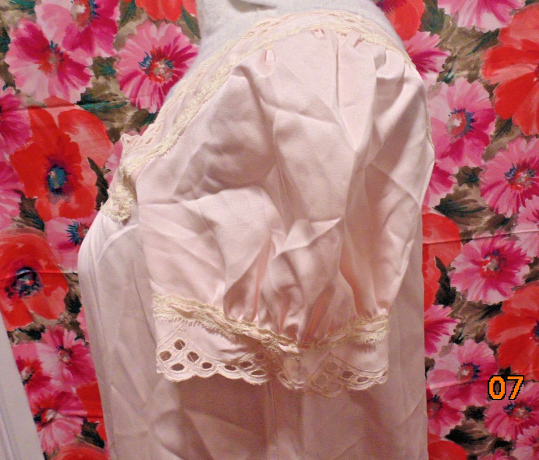 VTG Bert Yelin for Iris Pink Satin Long Night Gown Lace Eyelet Ribbon Trim SZ S