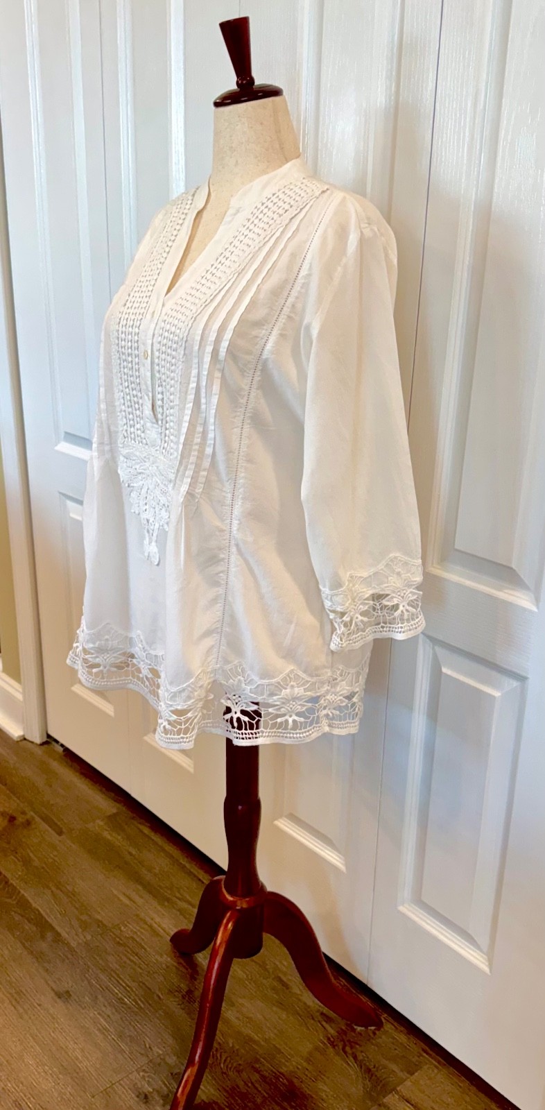 Vintage Woman’s, Size L, White Cotton Boho Tunic Crocheted Bodice Cuffs & Hem
