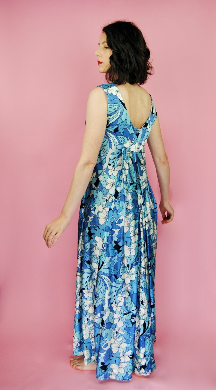 1960s 1970s Vintage Hookano Hawaii Blue Floral Dress with Watteau Back – Sm Md