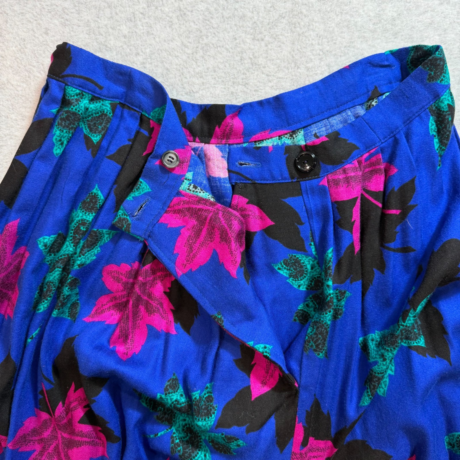 Vintage 80s/90s Vibrant Leaf Print Pleated Midi Skirt Royal Blue, Magenta & Teal