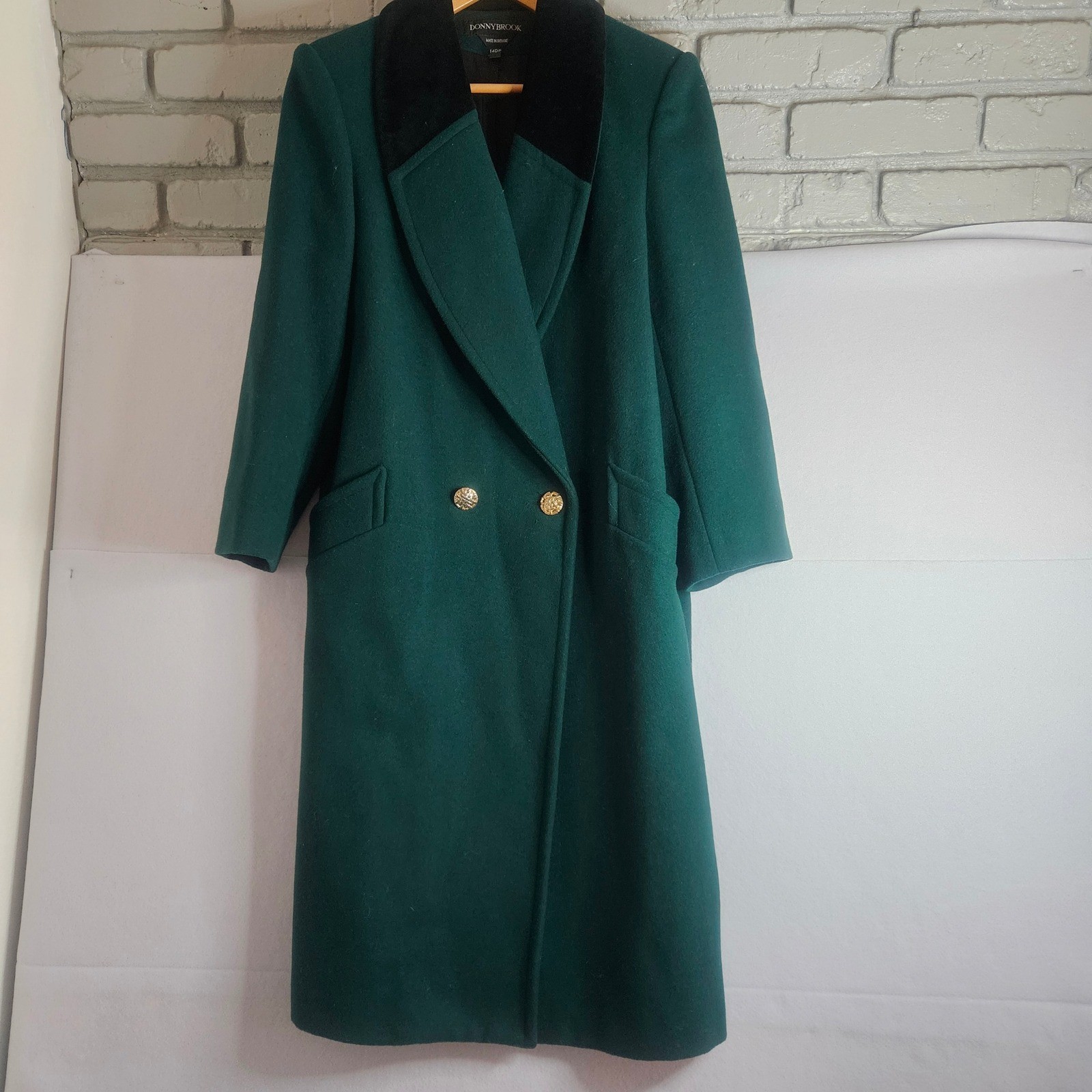 Donnybrook Vtg Emerald Green Wool Coat Velvet Gold Button 14DP 90s Ukraine