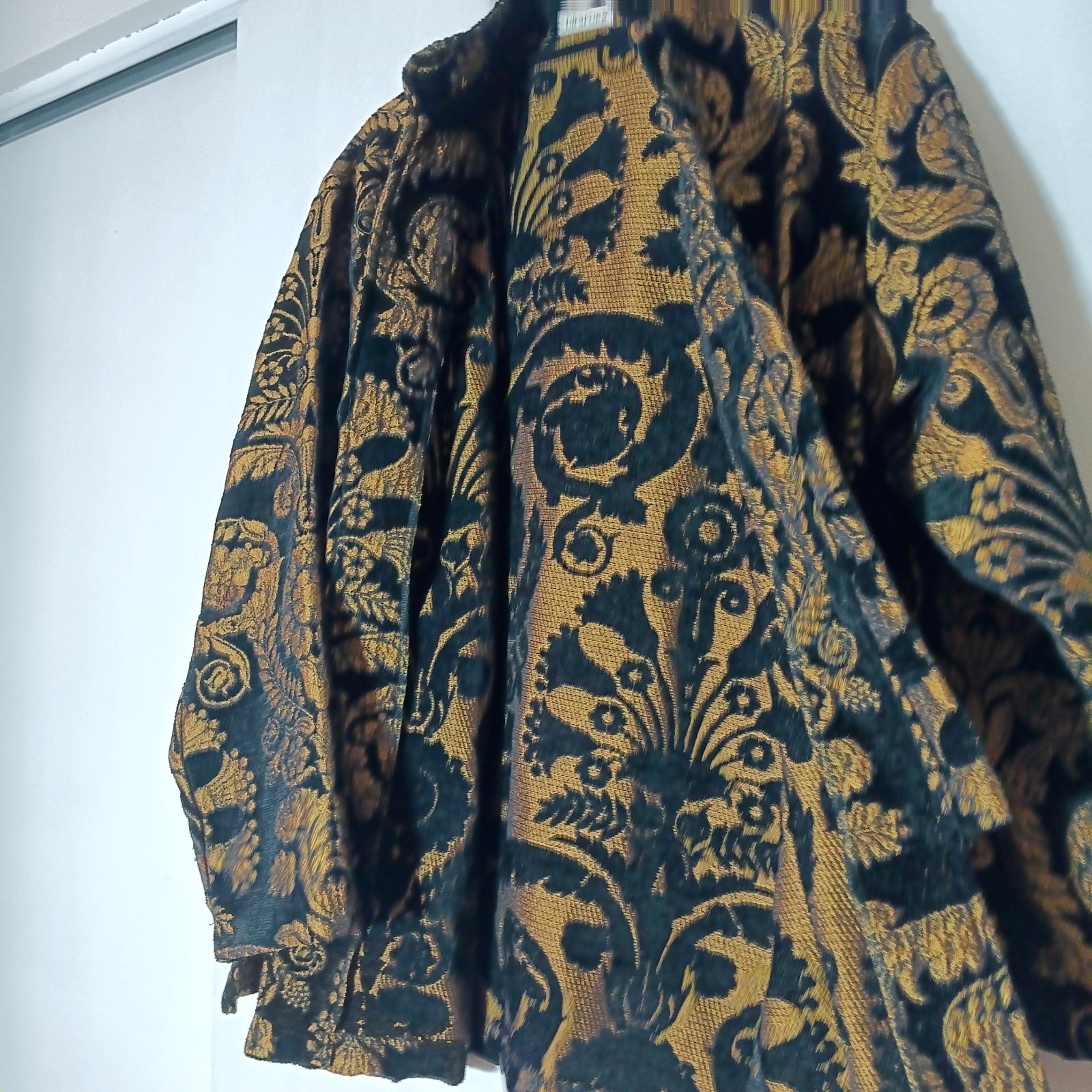 Baroque Rococo Style Y2K BROCADE Jacket M black Gold Floral Ornate Luxous Vtg
