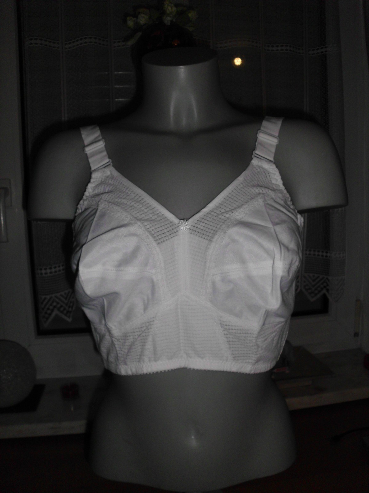 2x Vintage Bra 90-95 C, Damart Lace Skin/ Long Bra Unworn Stock Odor