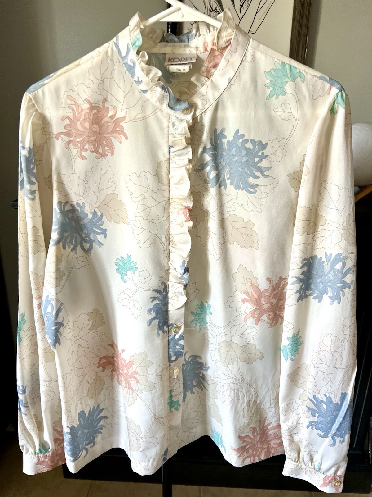 Vintage Cream & Pastel Chrysanthemum Flower Ruffle Blouse, XL