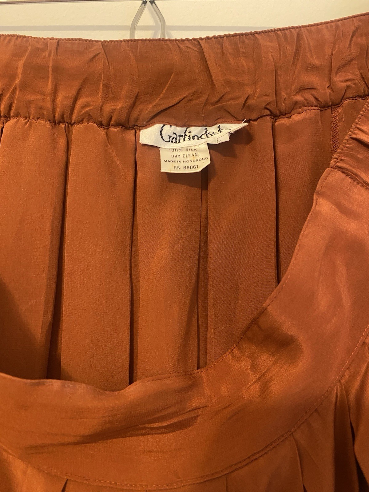 Garfinckel’s Vintage Silk Rust 2 Piece Co-ord Set_Pleated Skirt/Top, Size L