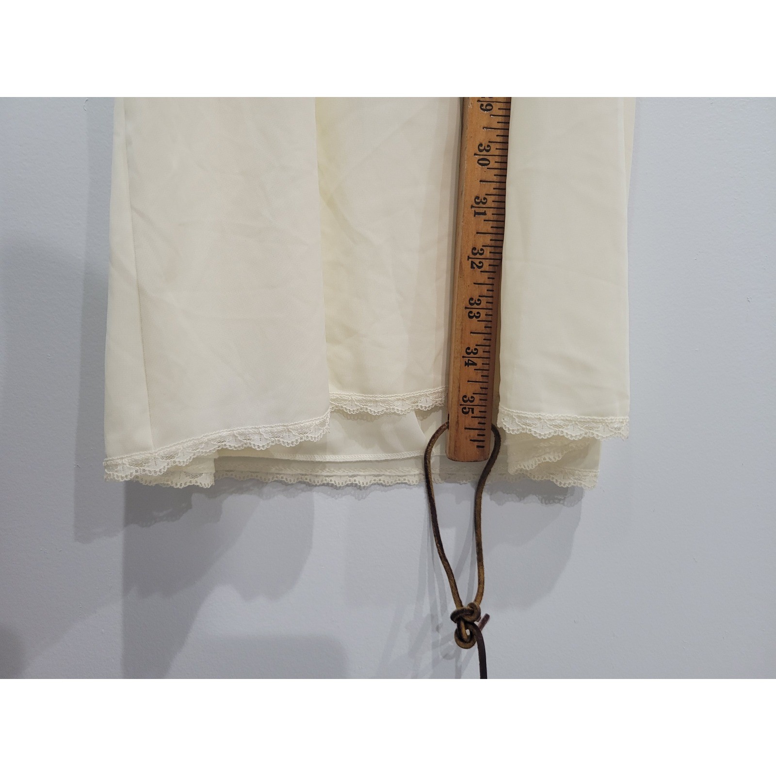 Lorraine Vintage Ivory Nylon Lace Trim Full Slip Midi Dress Tall 32 Adjustable