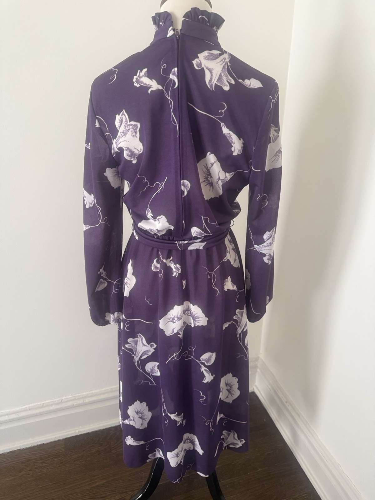 Vntg Trends by Jerrie Lurie Purple Floral High-Neck Midi Dress with Waist Tie 10