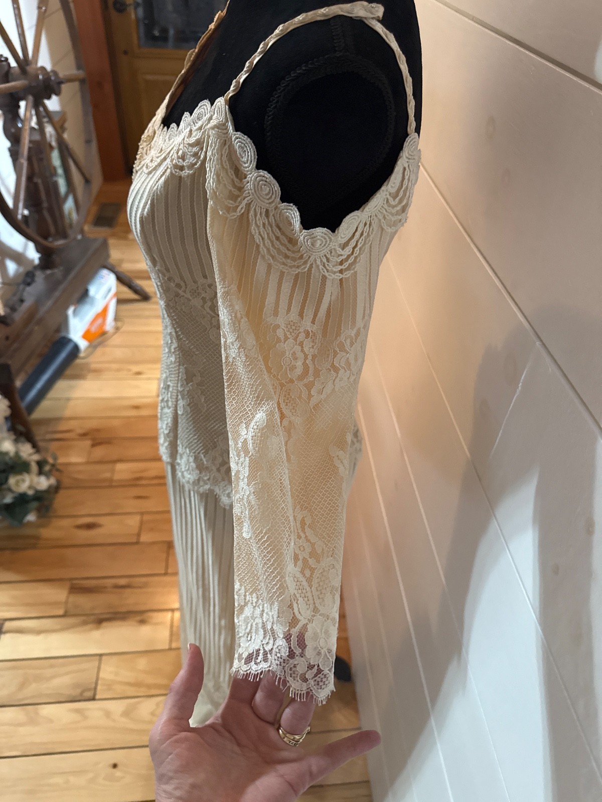 Vintage Y2K Susan Lanes Country Elegance Wedding Ivory Lace & Blush 12
