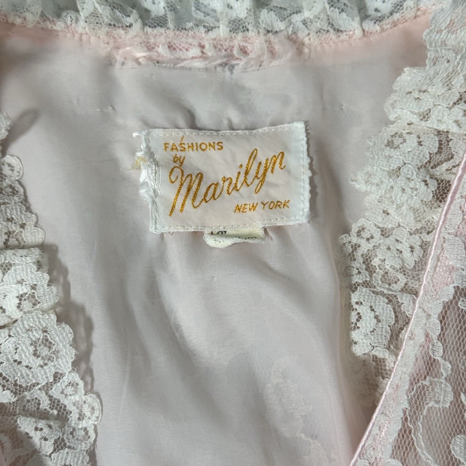 Vintage Pink Lace Maxi Robe Sheer Overlay Pockets Tie Waist Romantic M READ