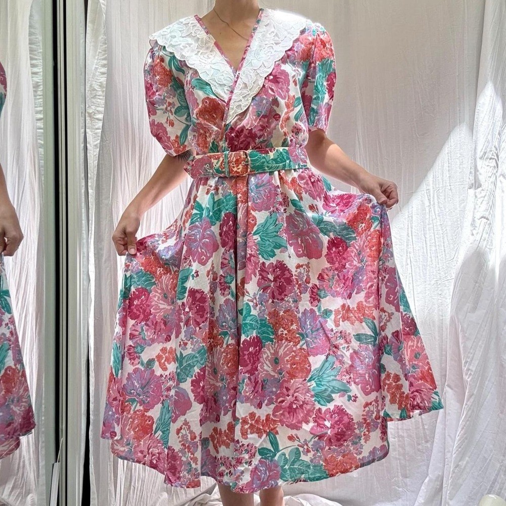 Pink, blue and white floral dress white lace collar belt VTG 80s Leslie Fay M