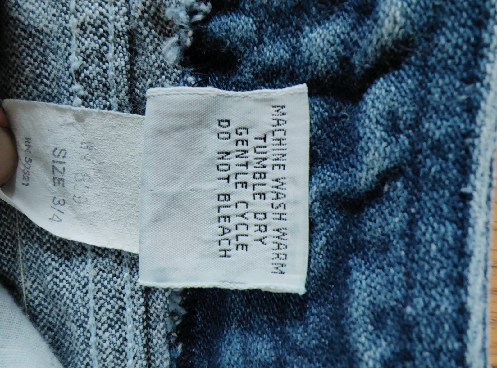 Vintage Bonjour Jeans Size Waist 22 Inseam 32.