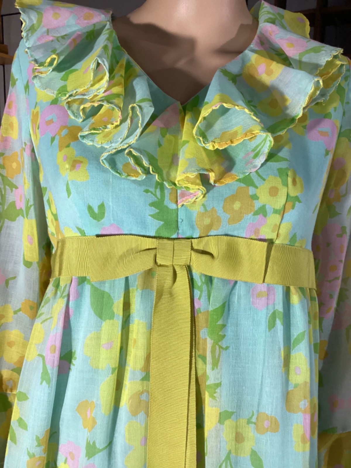 Vintage 60s 70’s Floral Sheer Mini Dress Ruffle Collar & Cuffs Women’s M L