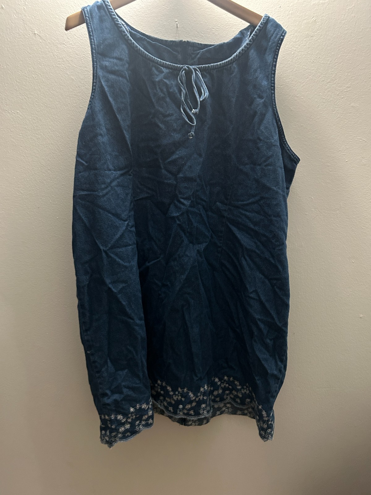 90’s vintage jean dress, floral embroidery, 2x, 100% cotton. Original TY wear.